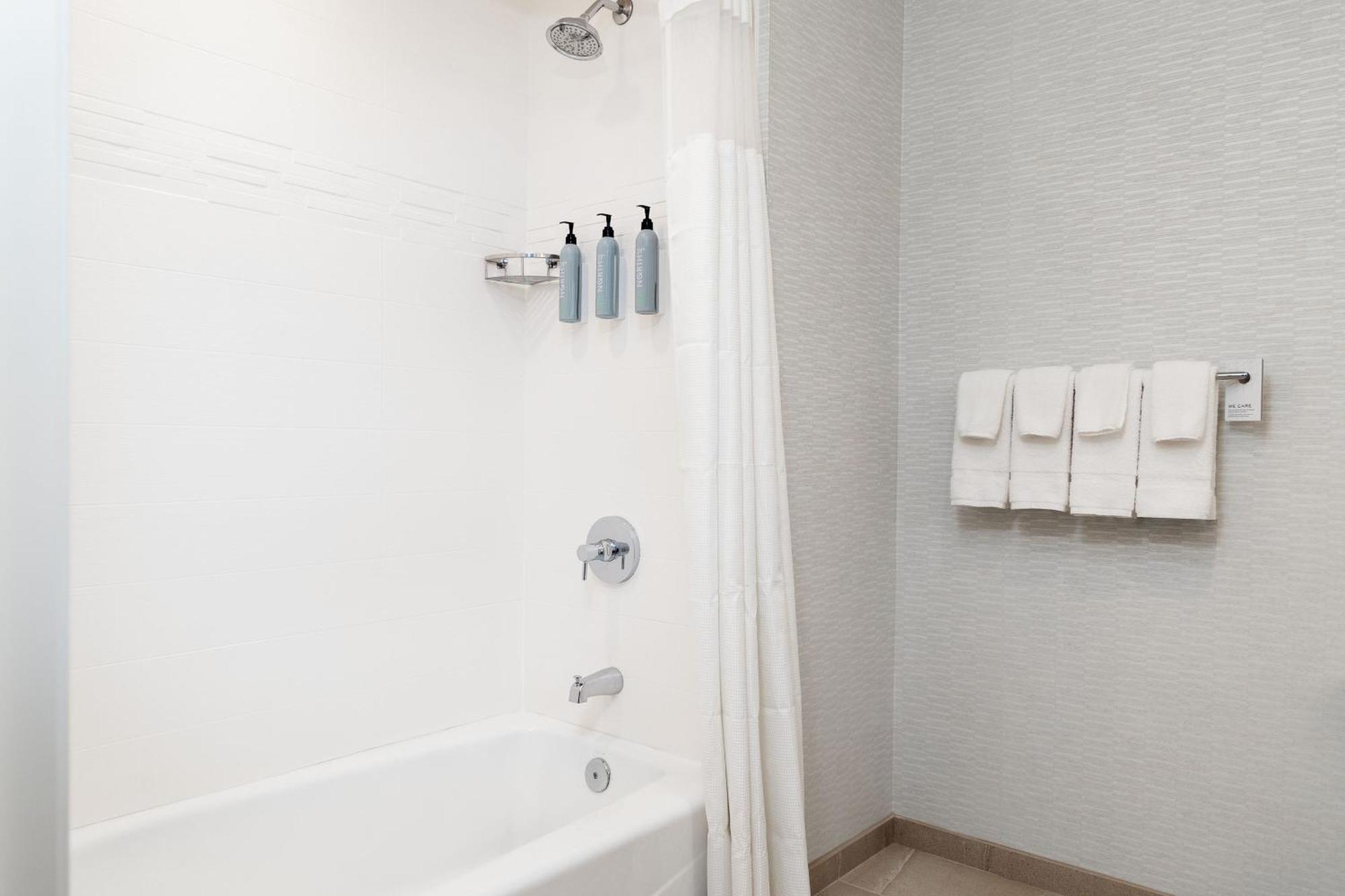 Residence Inn By Marriott Anaheim Бриа Екстериор снимка